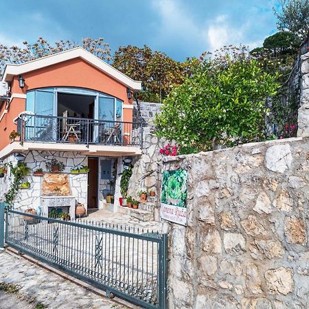 Apartmani Kamena Ruza Budva Ngoại thất bức ảnh