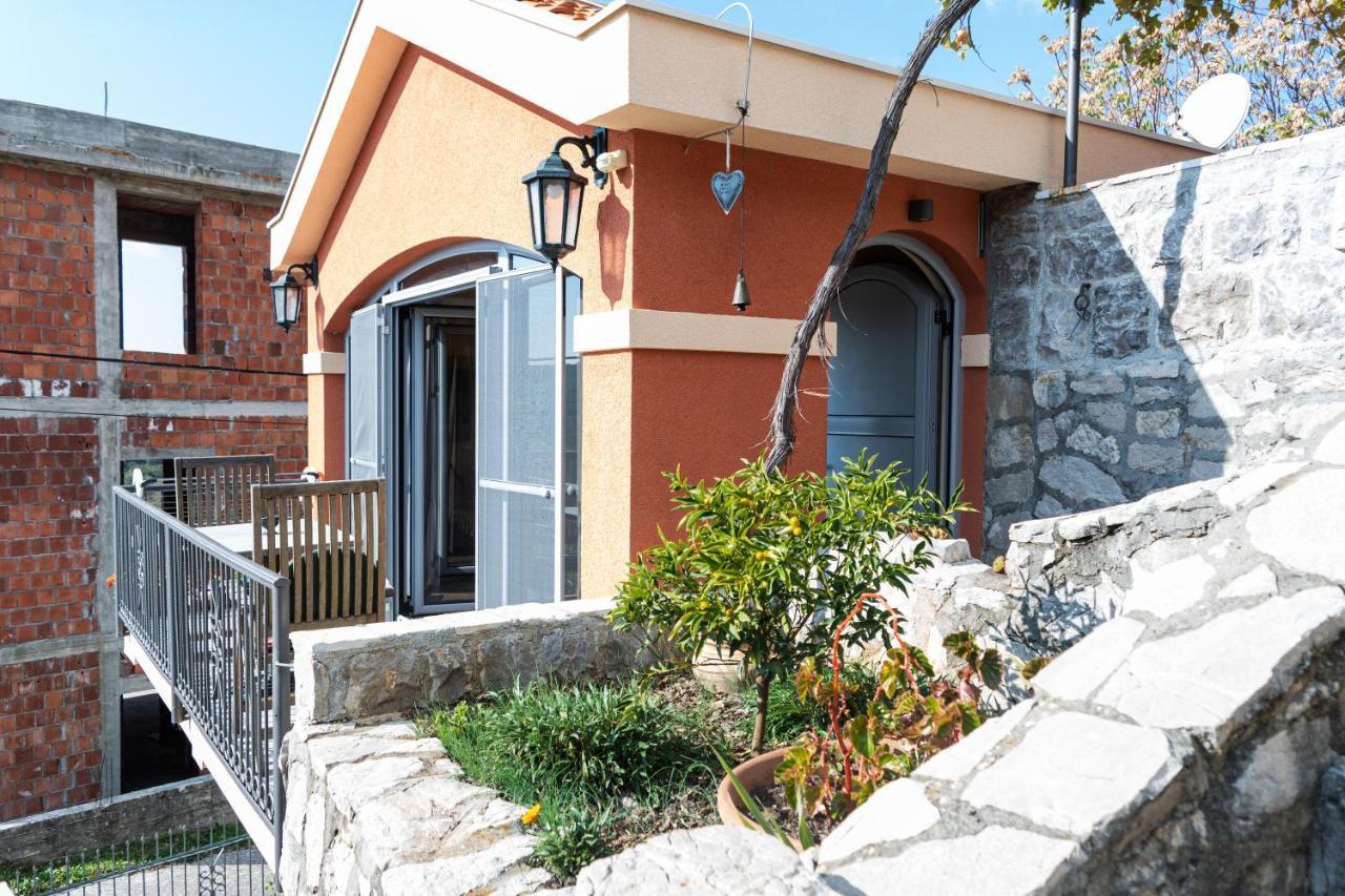 Apartmani Kamena Ruza Budva Ngoại thất bức ảnh