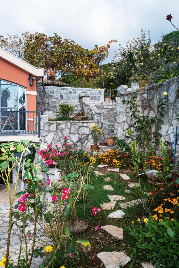 Apartmani Kamena Ruza Budva Ngoại thất bức ảnh
