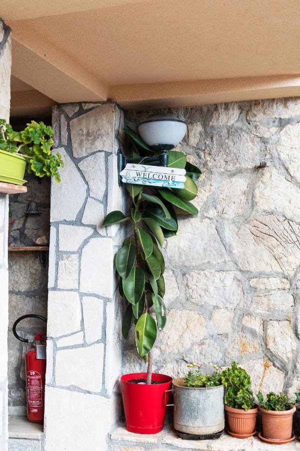 Apartmani Kamena Ruza Budva Ngoại thất bức ảnh