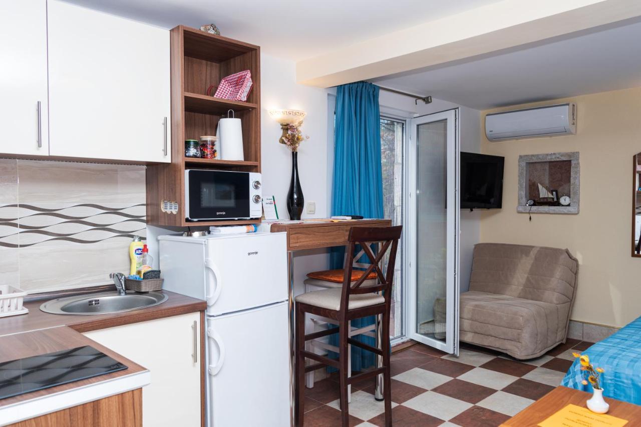 Apartmani Kamena Ruza Budva Ngoại thất bức ảnh