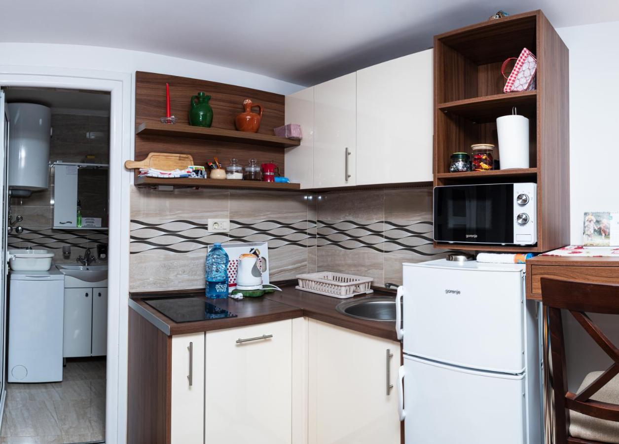 Apartmani Kamena Ruza Budva Ngoại thất bức ảnh