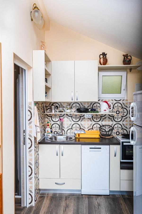 Apartmani Kamena Ruza Budva Ngoại thất bức ảnh